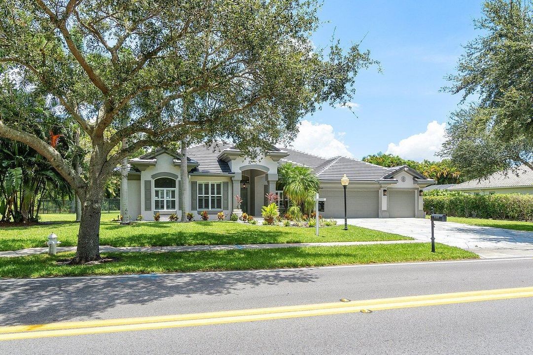 002-8369SoutheastIslandWay-Jupiter-FL-33