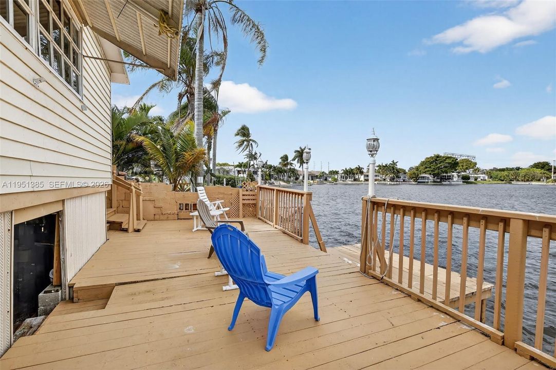 Activo con contrato: $299,000 (3 camas, 3 baños, 1219 Pies cuadrados)