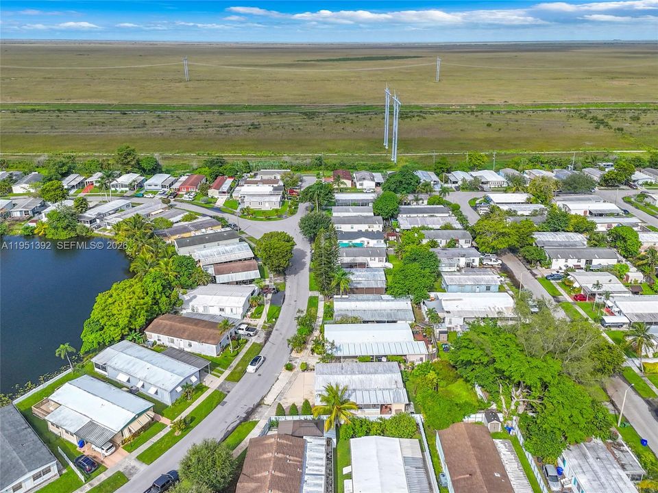 En Venta: $300,000 (4 camas, 2 baños, 1352 Pies cuadrados)