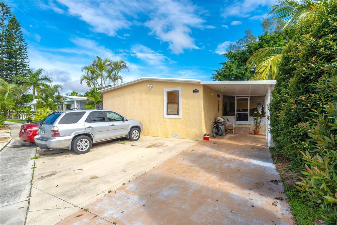 En Venta: $300,000 (4 camas, 2 baños, 1352 Pies cuadrados)
