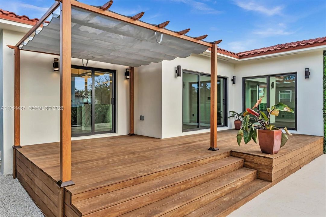 For Sale: $2,478,000 (3 beds, 3 baths, 0 Square Feet)