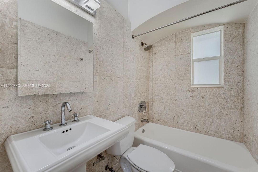 Active With Contract: $649,995 (3 beds, 2 baths, 1096 Square Feet)
