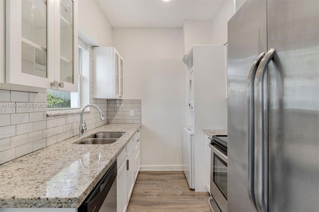 Active With Contract: $649,995 (3 beds, 2 baths, 1096 Square Feet)