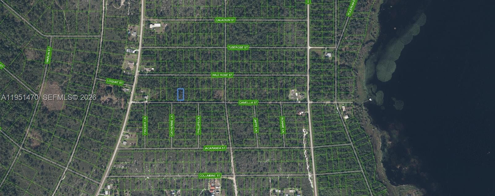 На продажу: $8,900 (0.26 acres)