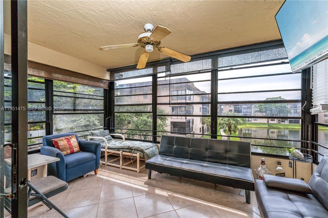 For Sale: $189,900 (2 beds, 2 baths, 1270 Square Feet)