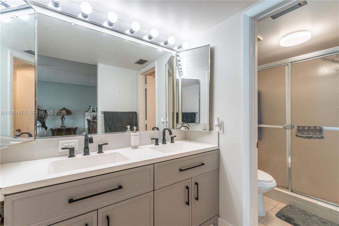 For Sale: $189,900 (2 beds, 2 baths, 1270 Square Feet)