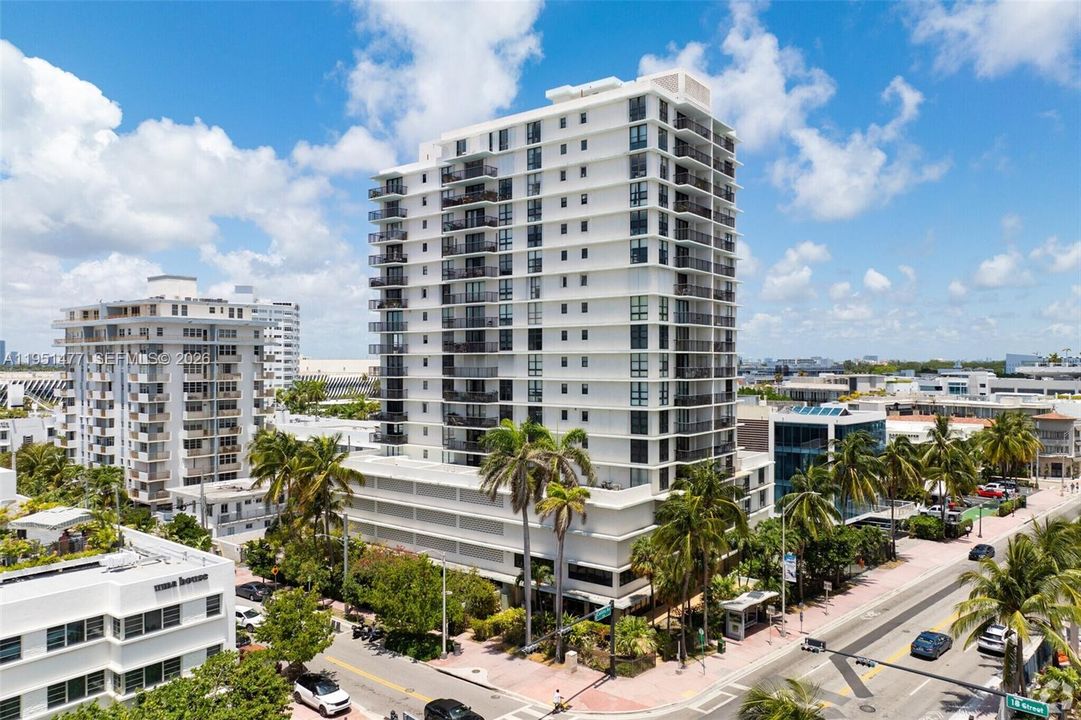 Active With Contract: $625,000 (2 beds, 2 baths, 1230 Square Feet)