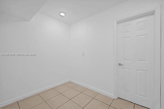 For Sale: $179,000 (1 beds, 1 baths, 815 Square Feet)