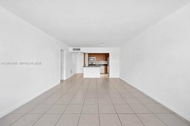 For Sale: $179,000 (1 beds, 1 baths, 815 Square Feet)