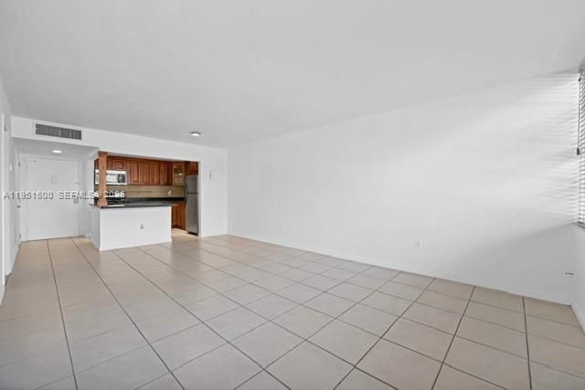 For Sale: $179,000 (1 beds, 1 baths, 815 Square Feet)