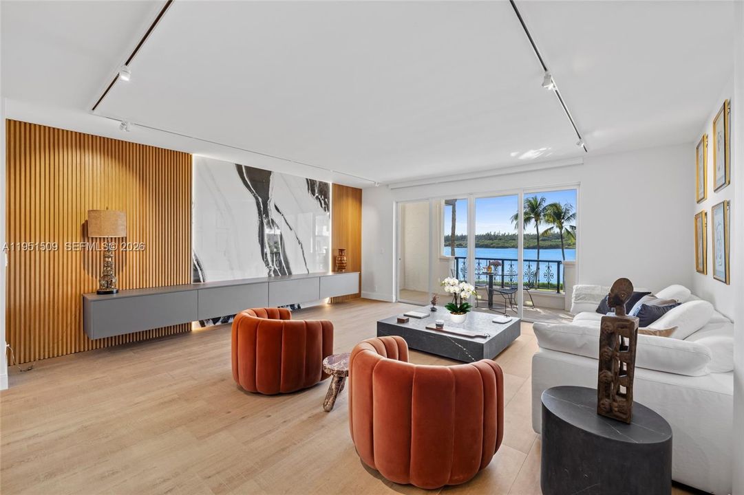 En Venta: $3,980,000 (2 camas, 2 baños, 1912 Pies cuadrados)