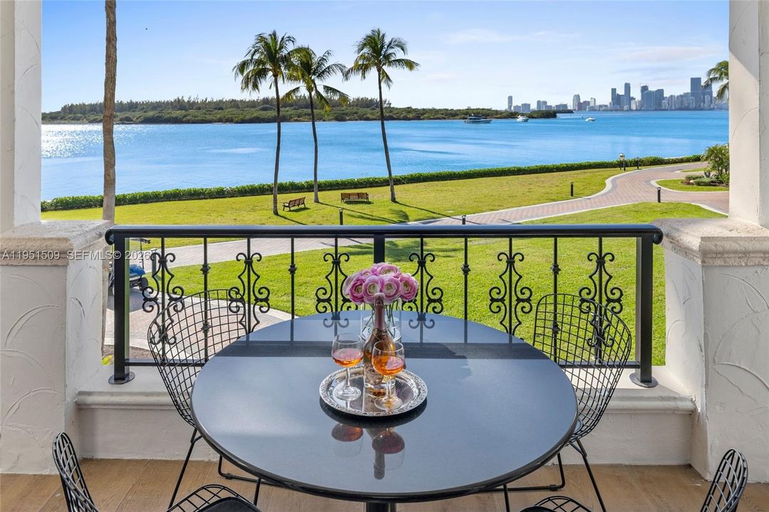 En Venta: $3,980,000 (2 camas, 2 baños, 1912 Pies cuadrados)