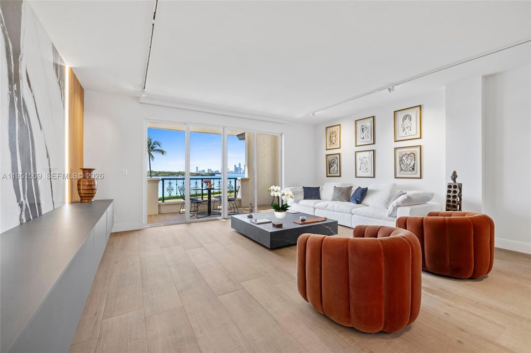 En Venta: $3,980,000 (2 camas, 2 baños, 1912 Pies cuadrados)