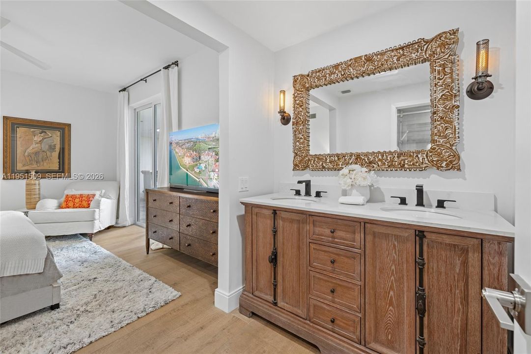 En Venta: $3,980,000 (2 camas, 2 baños, 1912 Pies cuadrados)