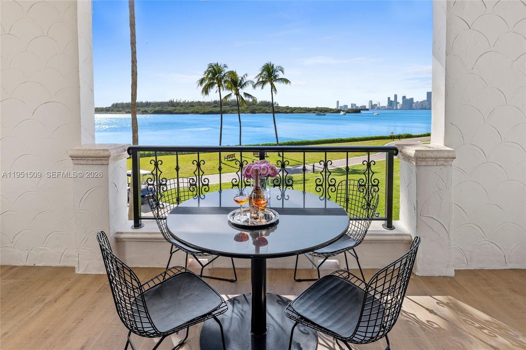 En Venta: $3,980,000 (2 camas, 2 baños, 1912 Pies cuadrados)