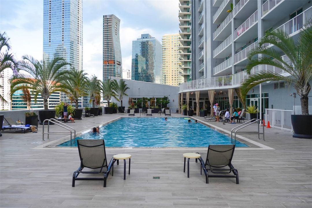 En Venta: $499,000 (2 camas, 2 baños, 1143 Pies cuadrados)