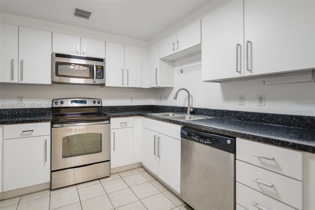 En Venta: $499,000 (2 camas, 2 baños, 1143 Pies cuadrados)