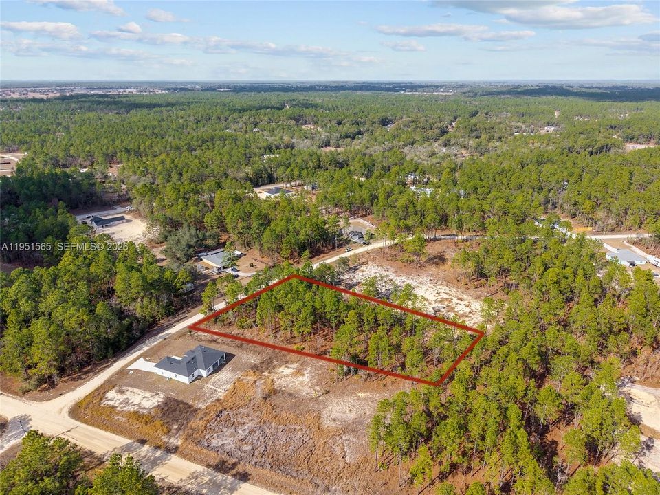 На продажу: $75,000 (1.04 acres)
