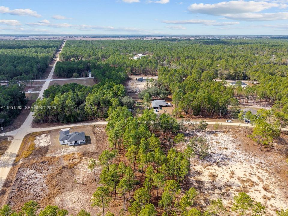 На продажу: $75,000 (1.04 acres)