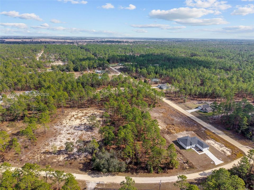 На продажу: $75,000 (1.04 acres)