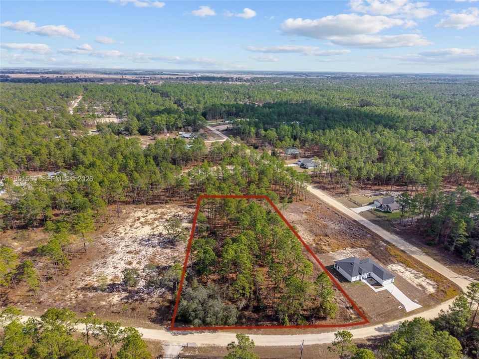 На продажу: $75,000 (1.04 acres)