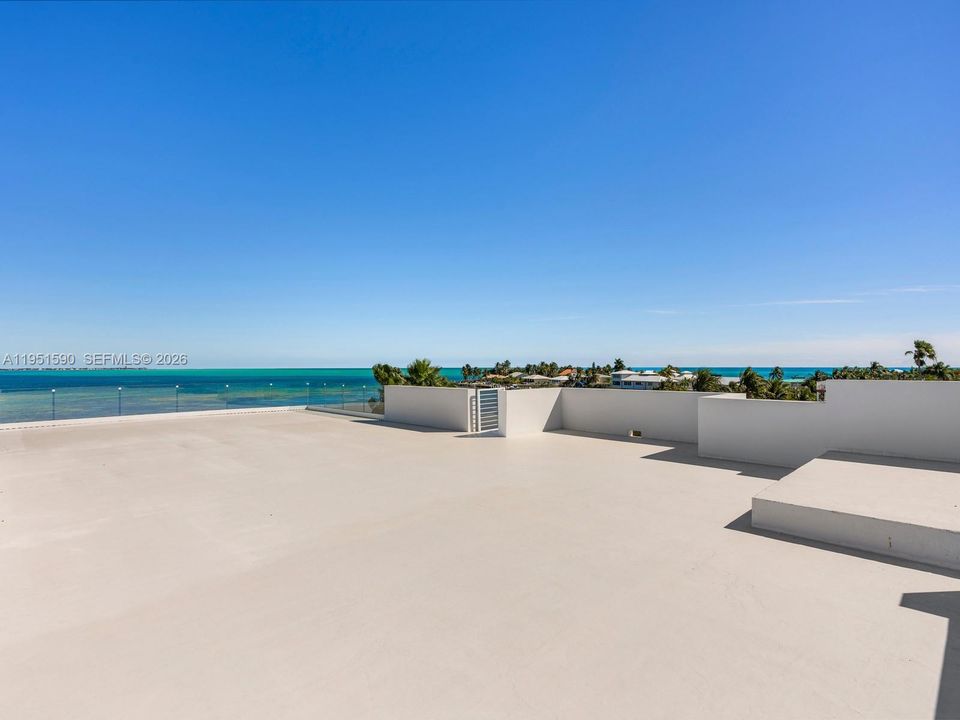 Recently Sold: $5,900,000 (5 beds, 4 baths, 3580 Square Feet)