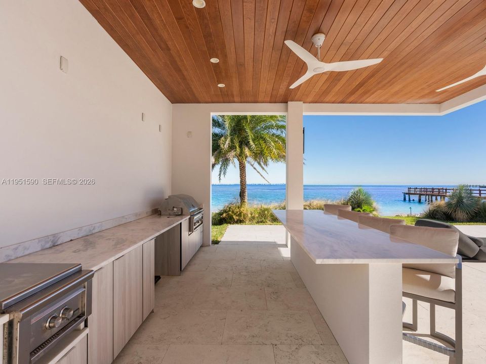 Recently Sold: $5,900,000 (5 beds, 4 baths, 3580 Square Feet)