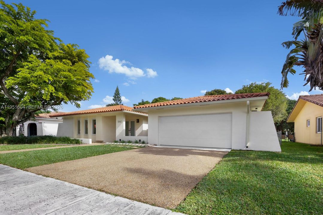 For Rent: $5,500 (4 beds, 2 baths, 2710 Square Feet)