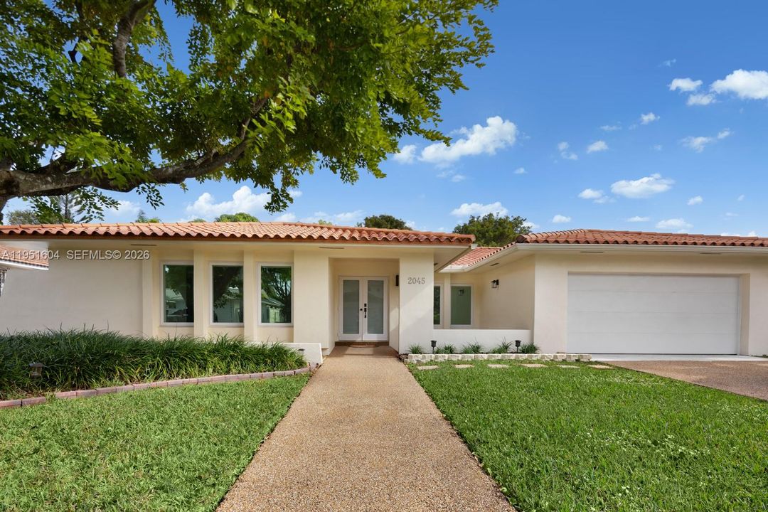 For Rent: $5,500 (4 beds, 2 baths, 2710 Square Feet)