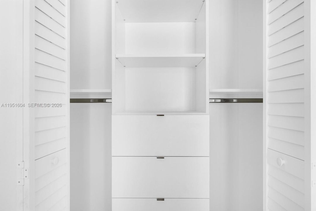 Master, Walk-in Closet