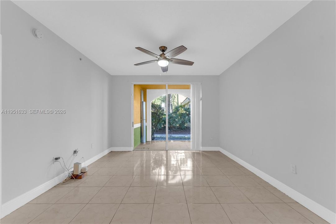 En Venta: $362,000 (3 camas, 2 baños, 1132 Pies cuadrados)
