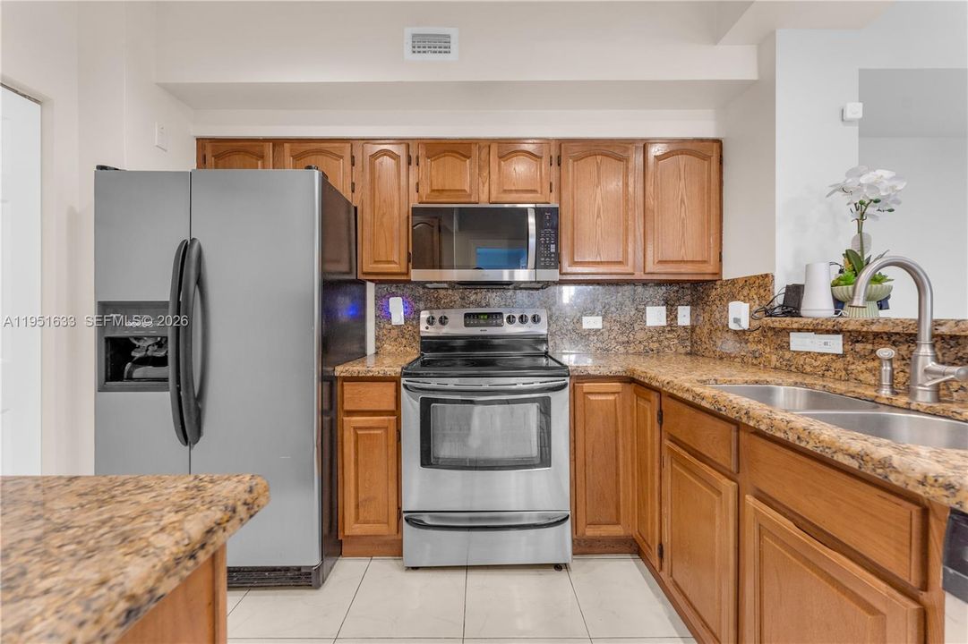 En Venta: $362,000 (3 camas, 2 baños, 1132 Pies cuadrados)