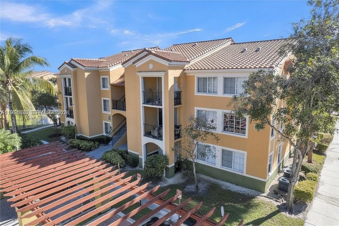 En Venta: $362,000 (3 camas, 2 baños, 1132 Pies cuadrados)