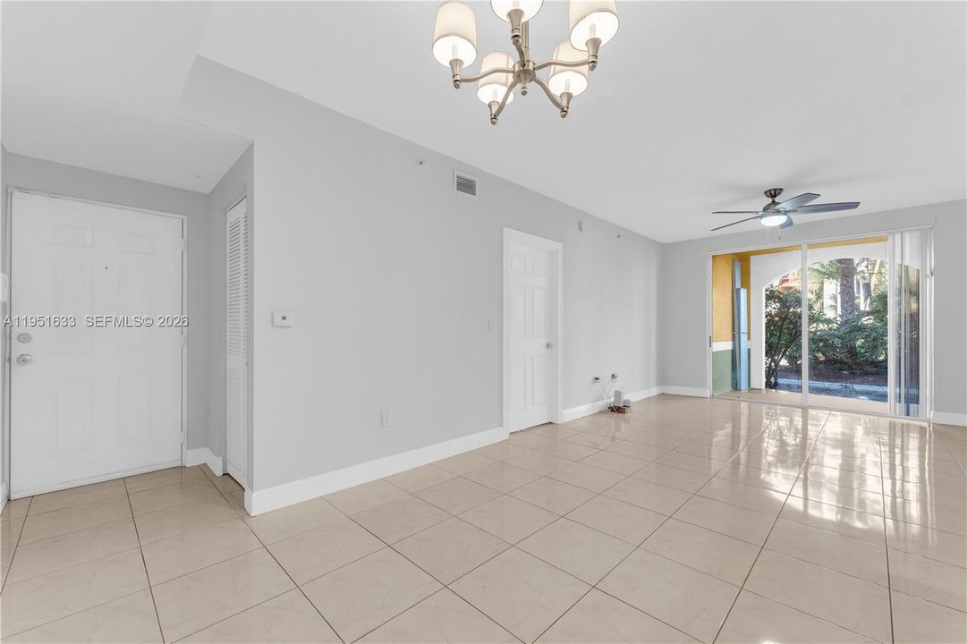 En Venta: $362,000 (3 camas, 2 baños, 1132 Pies cuadrados)