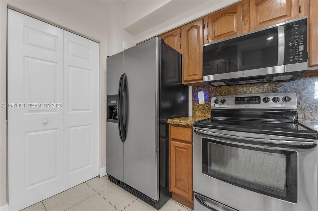 En Venta: $362,000 (3 camas, 2 baños, 1132 Pies cuadrados)