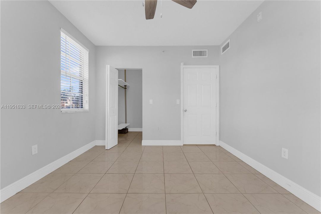 En Venta: $362,000 (3 camas, 2 baños, 1132 Pies cuadrados)