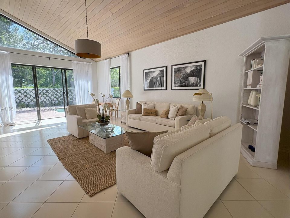 For Rent: $8,000 (3 beds, 3 baths, 2703 Square Feet)