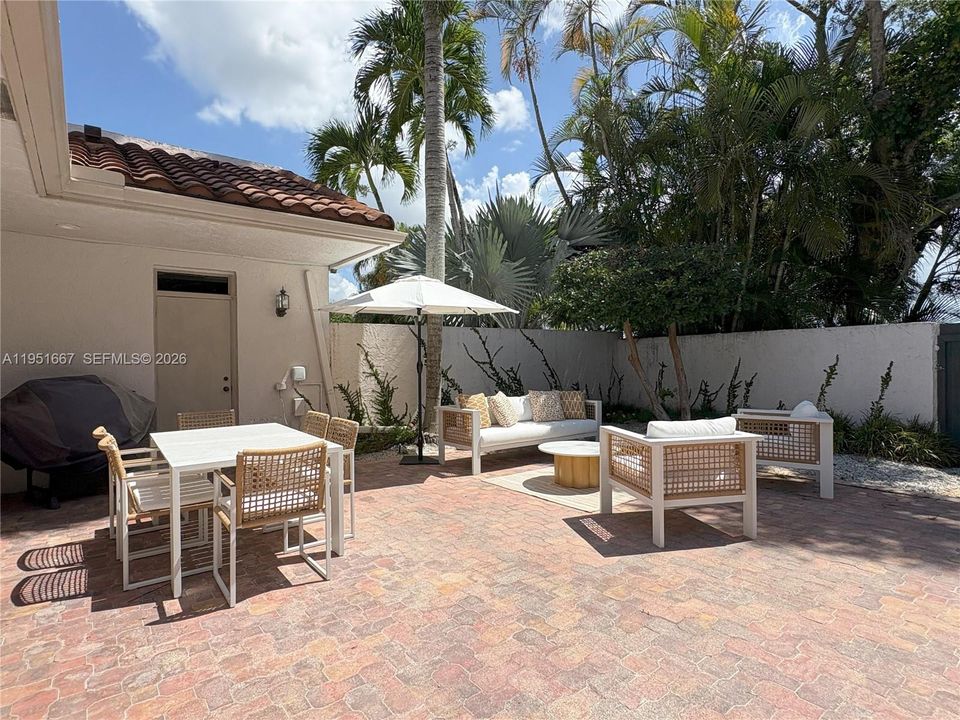 For Rent: $8,000 (3 beds, 3 baths, 2703 Square Feet)