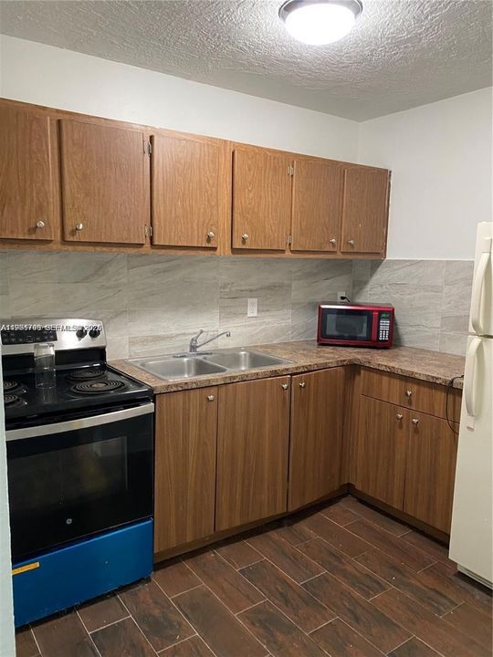 На продажу: $605,000 (0 спален, 0 ванн, 1914 Квадратных фут)