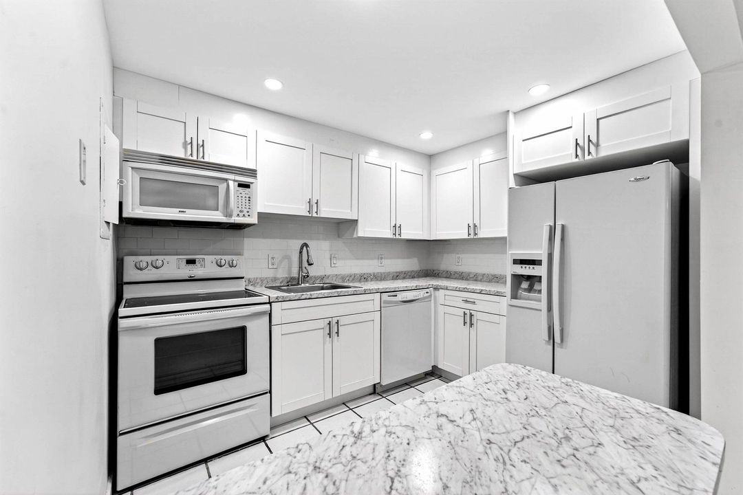 012-1681Northwest70thAvenue-102-Plantati