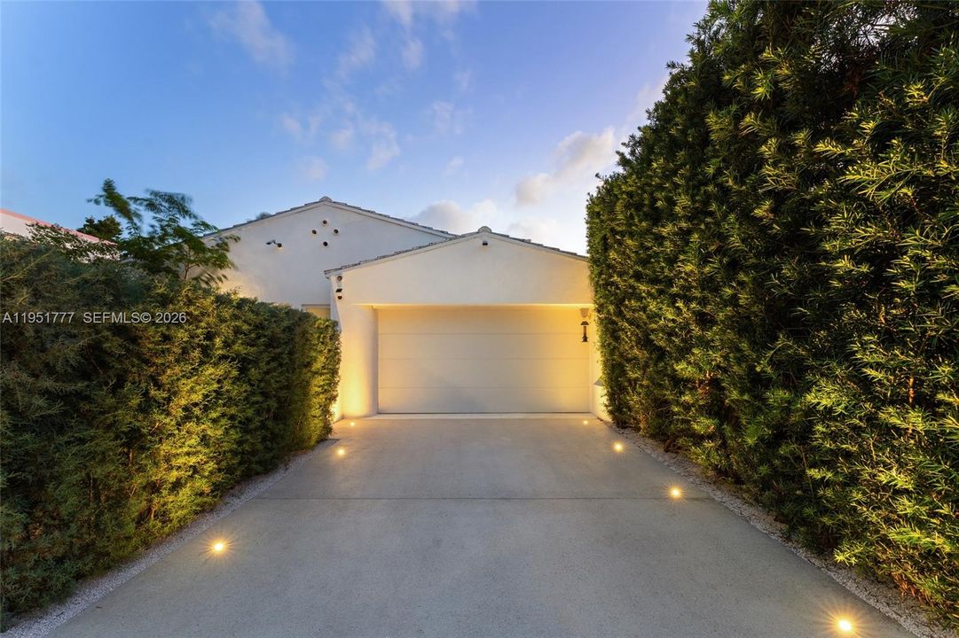 For Sale: $5,950,000 (3 beds, 3 baths, 3350 Square Feet)