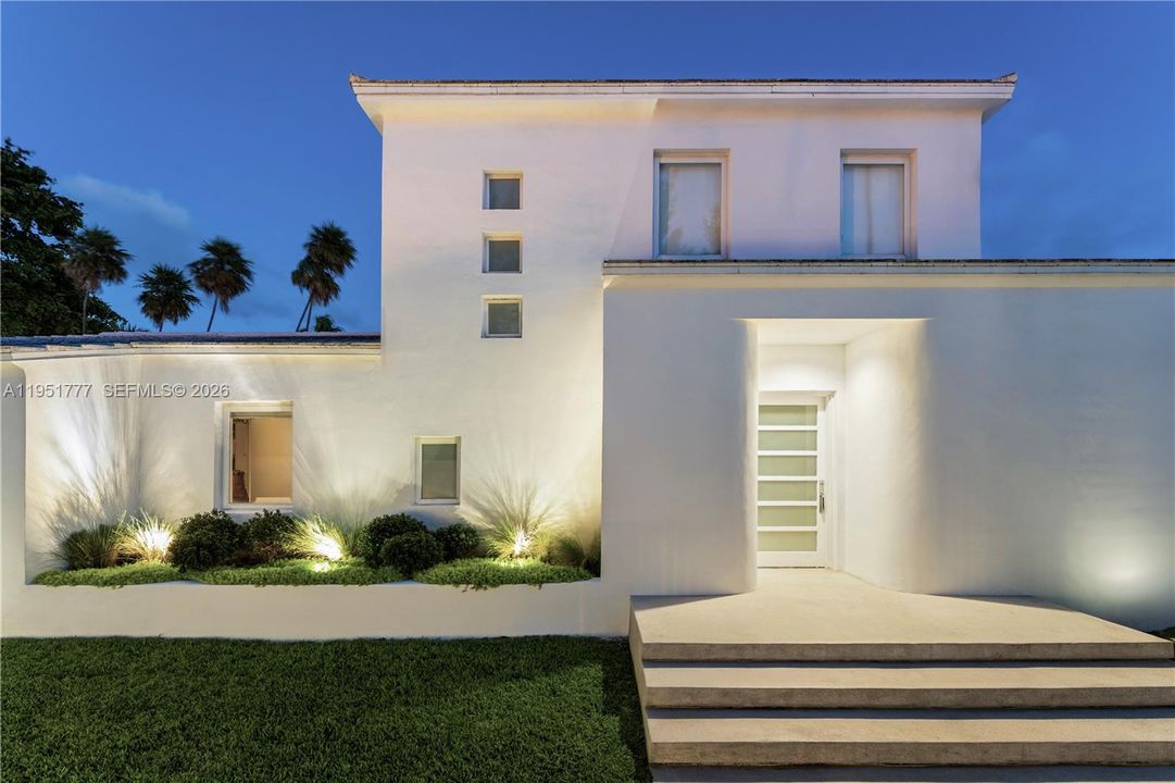 For Sale: $5,950,000 (3 beds, 3 baths, 3350 Square Feet)