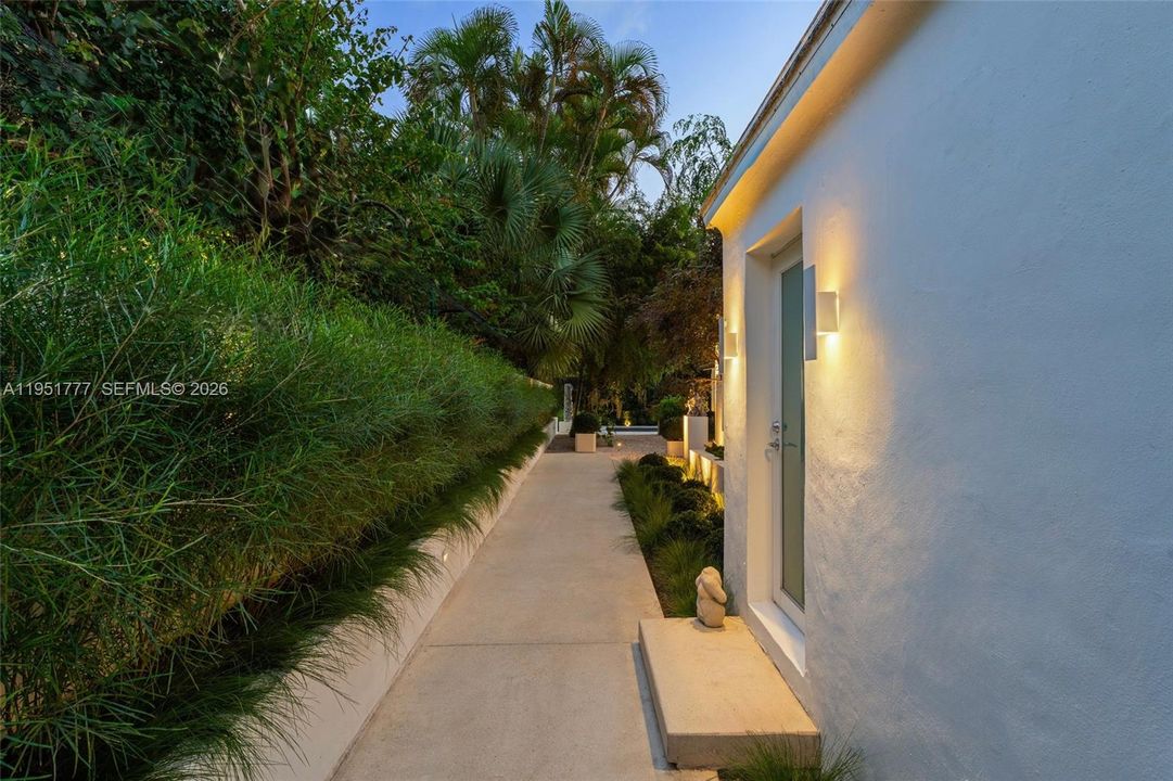 For Sale: $5,950,000 (3 beds, 3 baths, 3350 Square Feet)