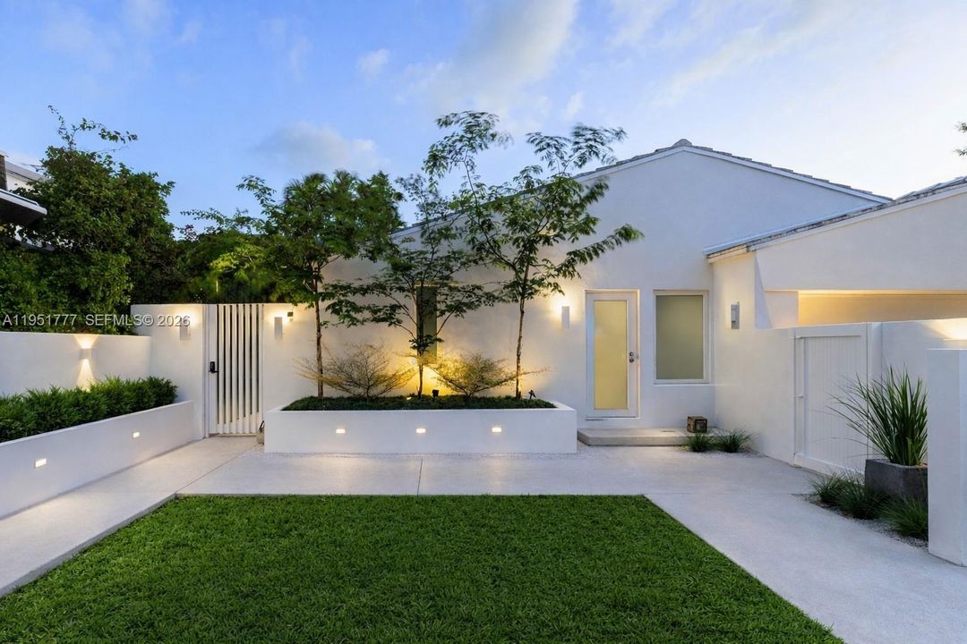 For Sale: $5,950,000 (3 beds, 3 baths, 3350 Square Feet)