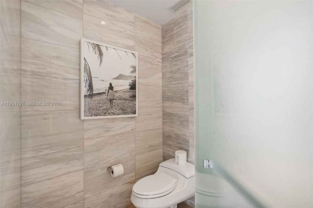 For Sale: $3,750,000 (2 beds, 2 baths, 1287 Square Feet)