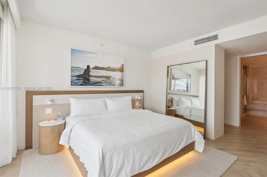 For Sale: $3,750,000 (2 beds, 2 baths, 1287 Square Feet)