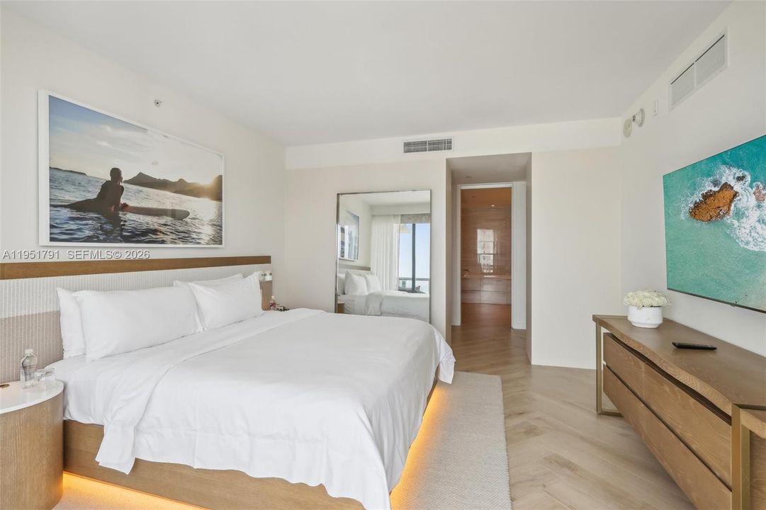 For Sale: $3,750,000 (2 beds, 2 baths, 1287 Square Feet)