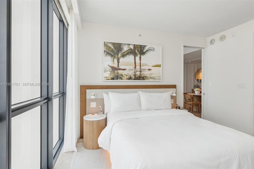For Sale: $3,750,000 (2 beds, 2 baths, 1287 Square Feet)