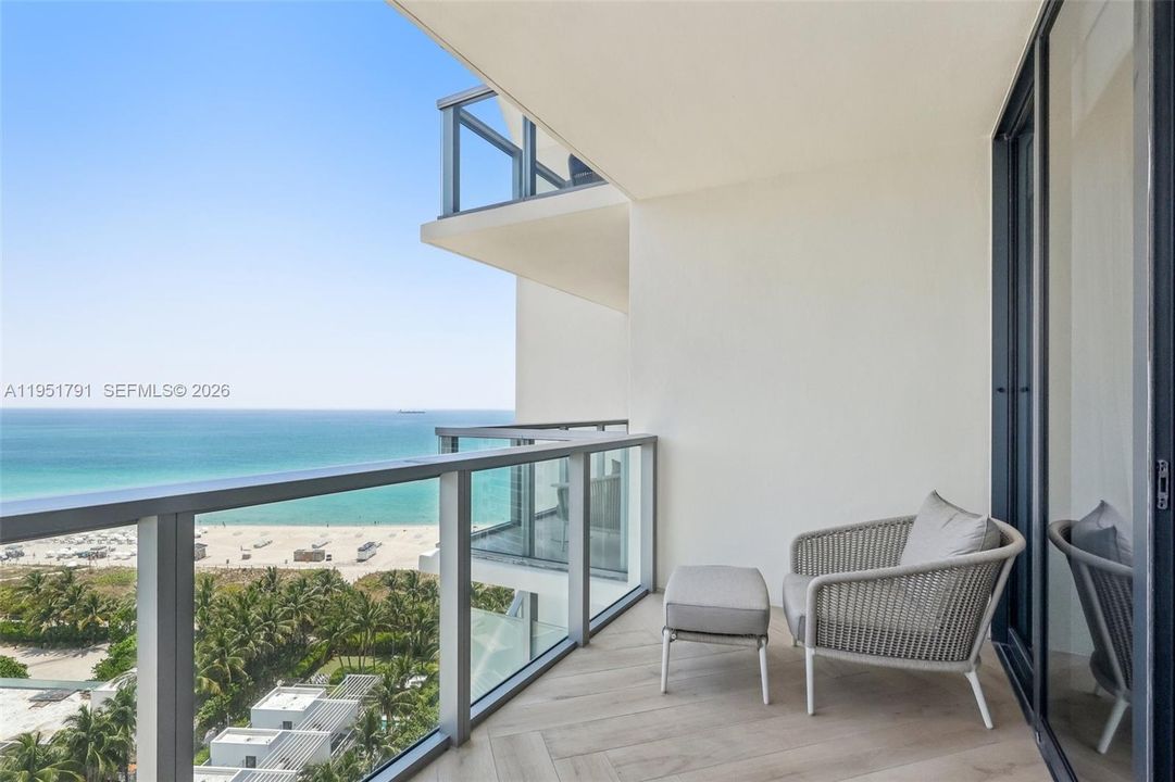 For Sale: $3,750,000 (2 beds, 2 baths, 1287 Square Feet)