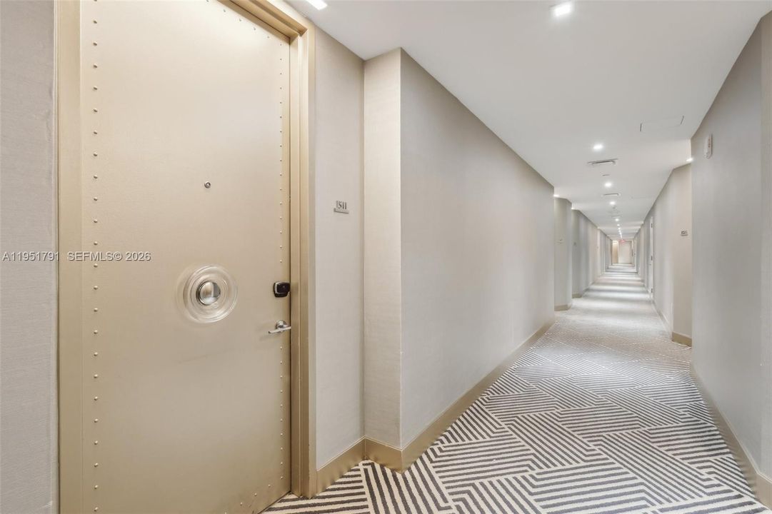 For Sale: $3,750,000 (2 beds, 2 baths, 1287 Square Feet)